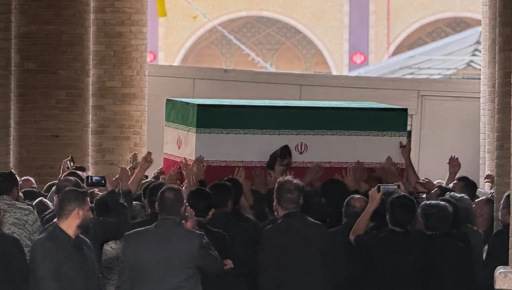 الجمعة الأخيرة قبل تشييع خامنئي.. إيران تتأهب